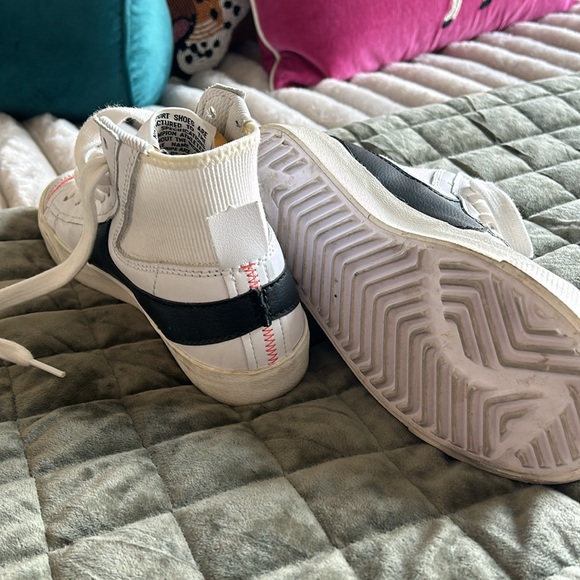 Nike trailblazers with big check - Picture 3 of 4